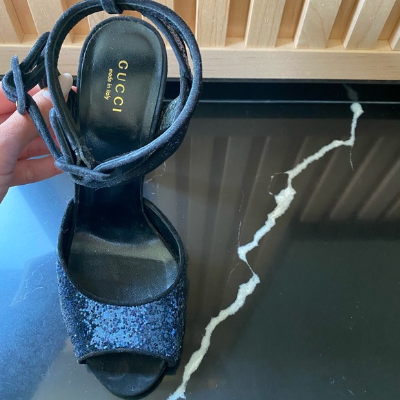 Gucci stilettos w blue metallic accent - Picture 5 of 7